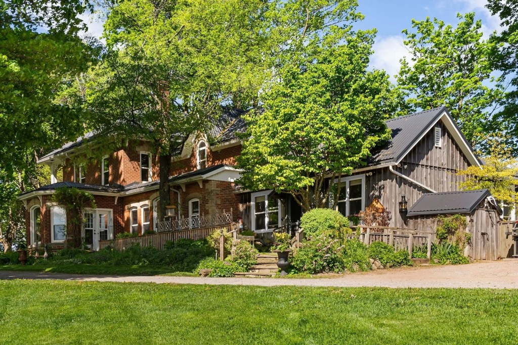 exterior of Ontario, Canada home used as filming location