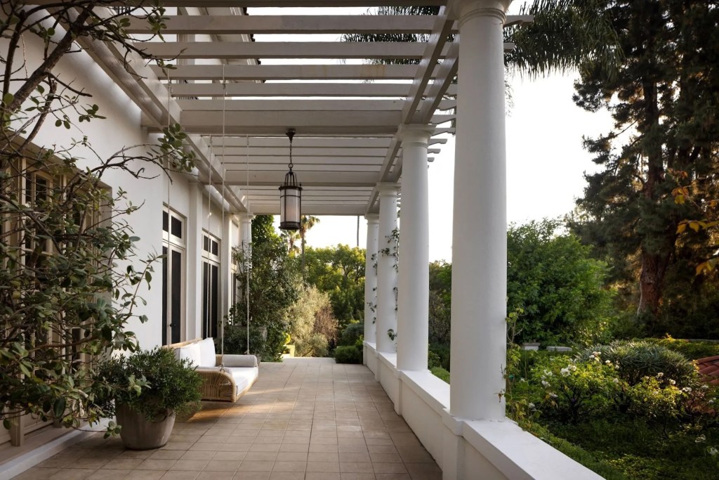 veranda with porch swing in Los Feliz, California 